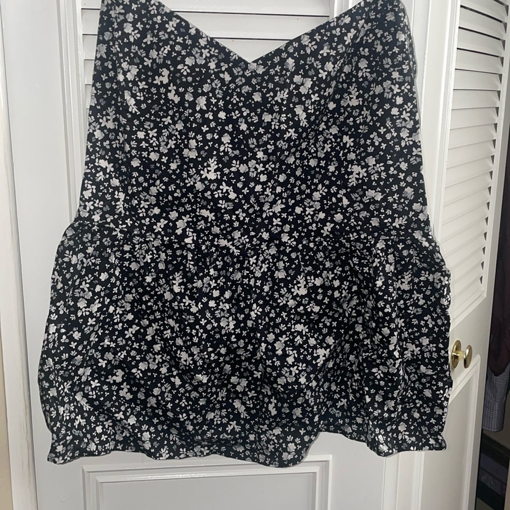Old navy black floral tank